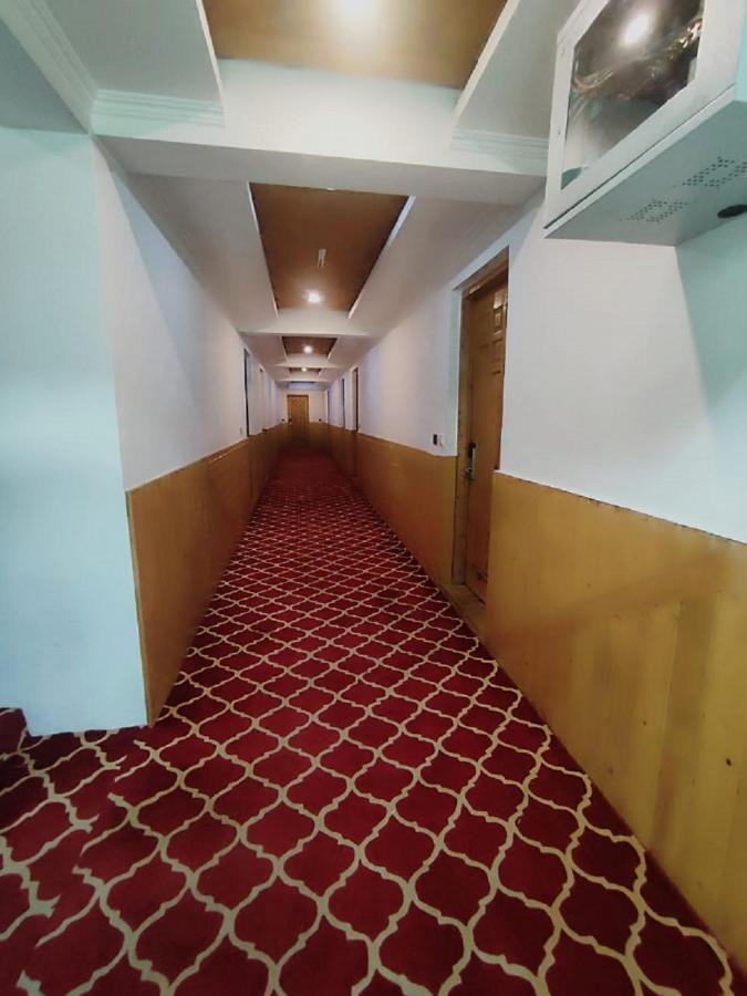 Hotel Sheen ศรีนาการ์ ภายนอก รูปภาพ