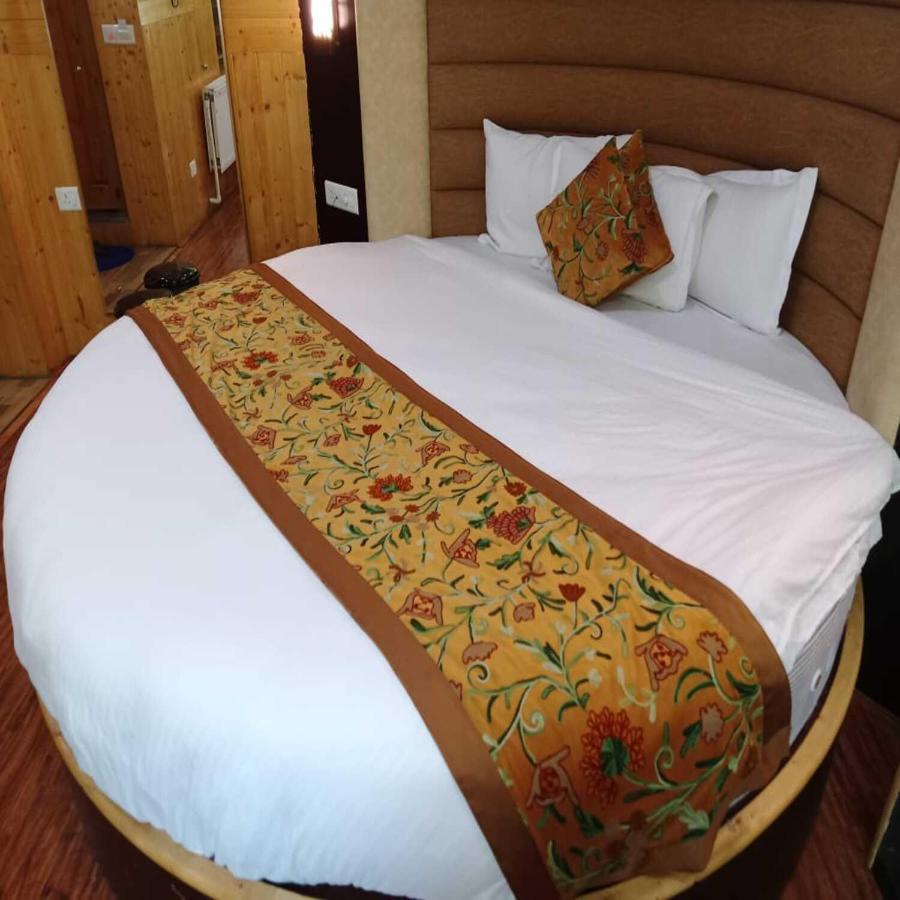 Hotel Sheen ศรีนาการ์ ภายนอก รูปภาพ