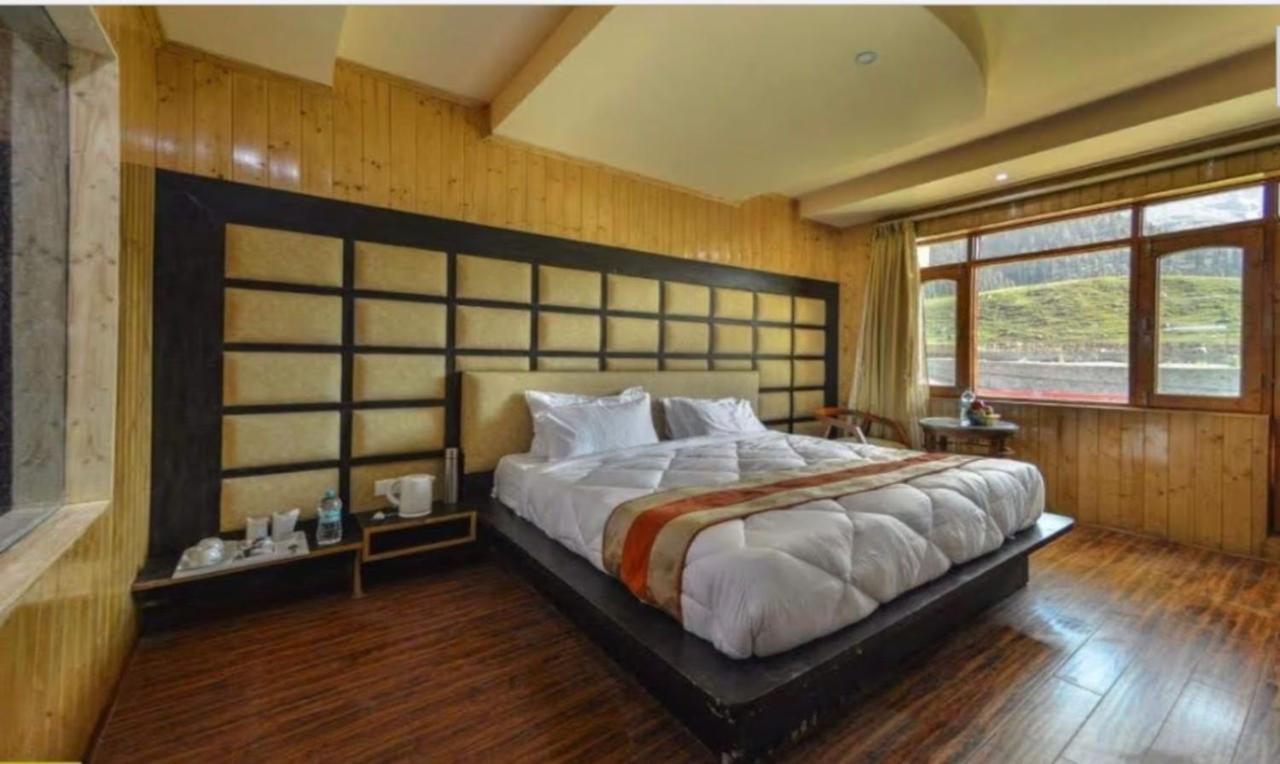 Hotel Sheen ศรีนาการ์ ภายนอก รูปภาพ