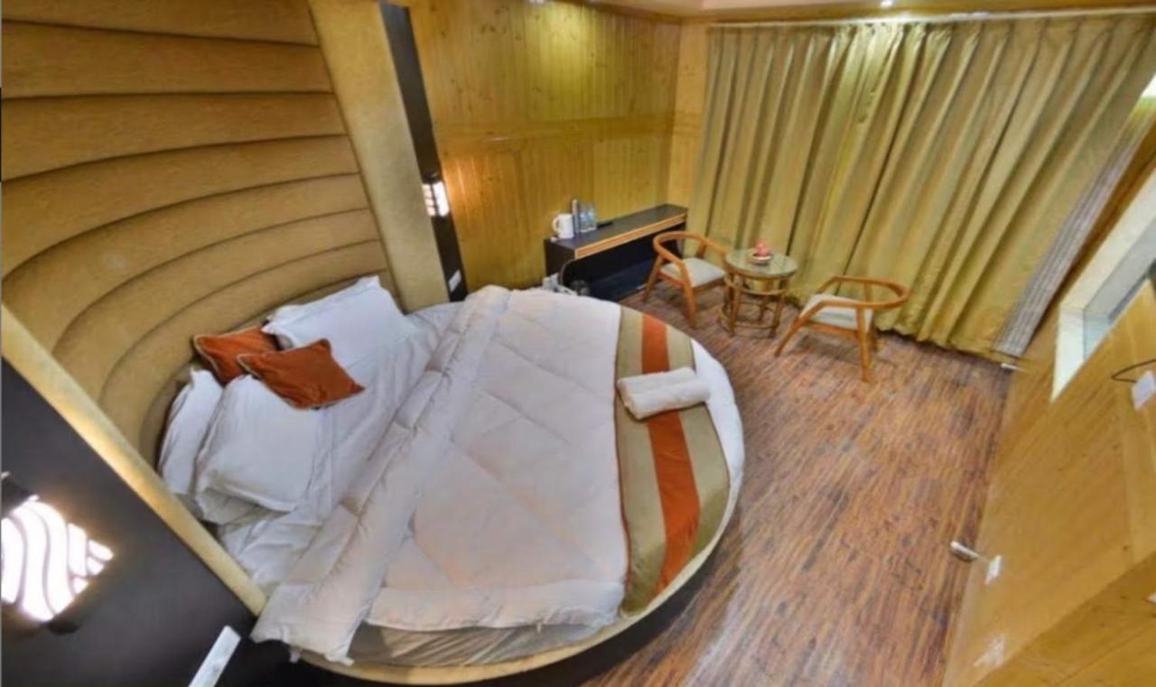 Hotel Sheen ศรีนาการ์ ภายนอก รูปภาพ