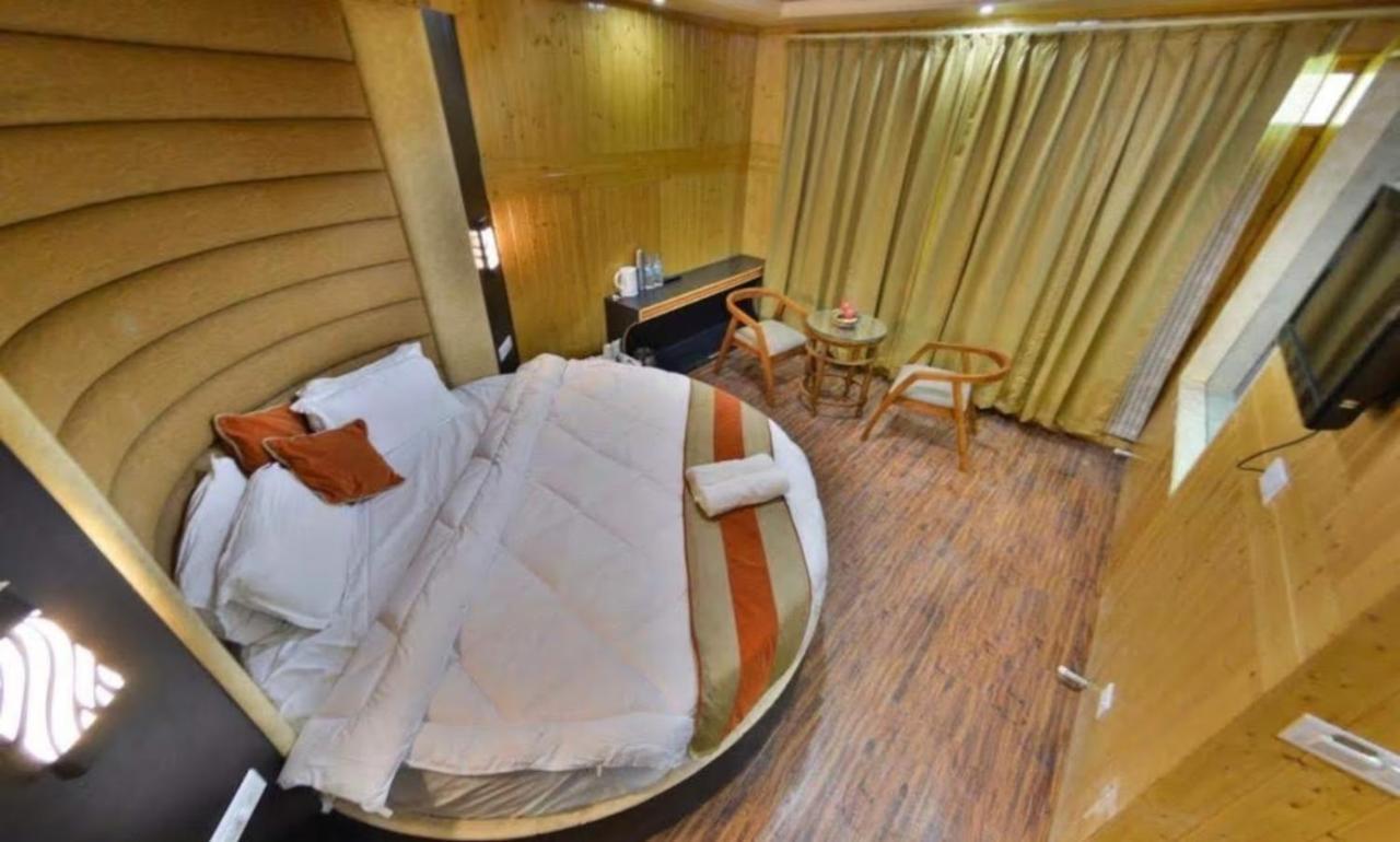 Hotel Sheen ศรีนาการ์ ภายนอก รูปภาพ
